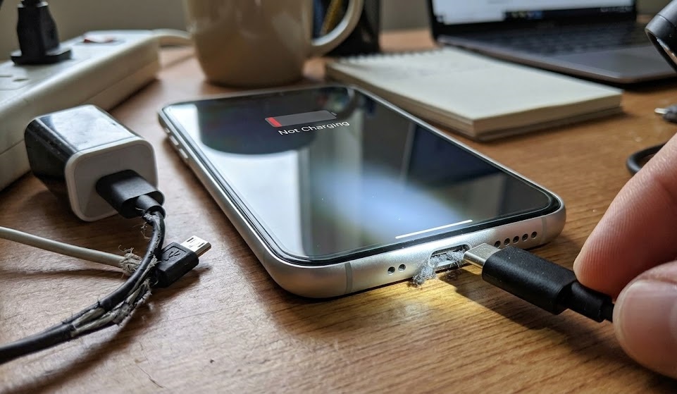 Common Signs of a Bad Charging Port